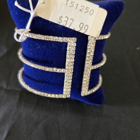 Elegant Silver Bangle Set - Picture 2 of 2